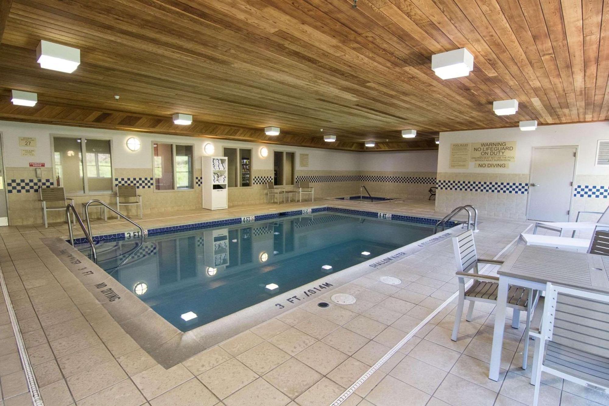 Country Inn & Suites By Radisson, Lehighton-Jim Thorpe, Pa Exterior foto